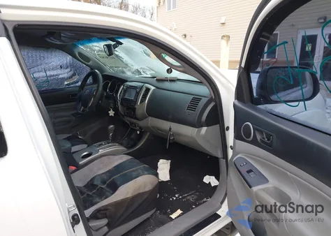 2013 Toyota Tacoma Base V6 z USA, uszkodzony, nr VIN 5TFUU4EN0DX082083